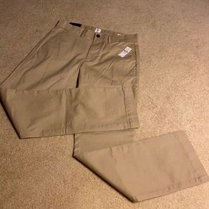Men’s GAP Khaki Pants